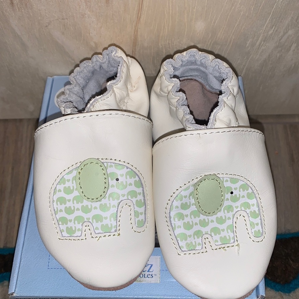 Robeez Soft Sole Baby Shoes, Elephant, 12-18 month